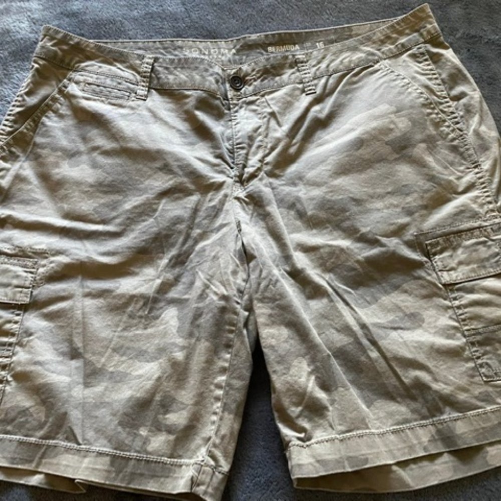 Sonoma Life+Style Women's Bermuda Camo Shorts